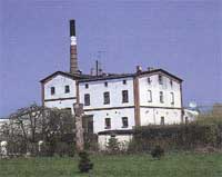 Plik:Gorzelnia w Gwiździnach.jpg
