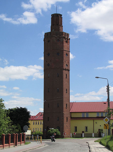 Plik:Wieża ciśnień w Białej Piskiej.jpg