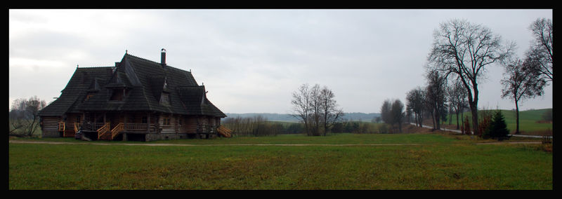 Plik:Pietrasze. Karczma.jpg