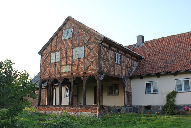 Plik:Łęcze. Chata podcieniowa nr 62.jpg
