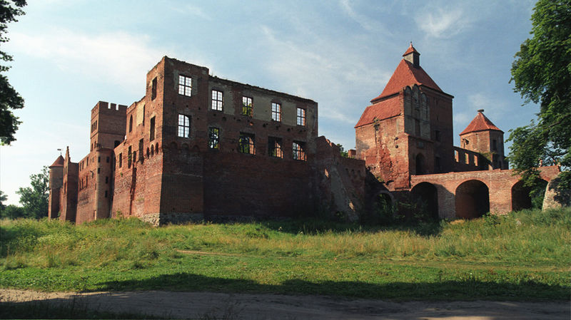 Plik:Zamek Szymbark.jpg